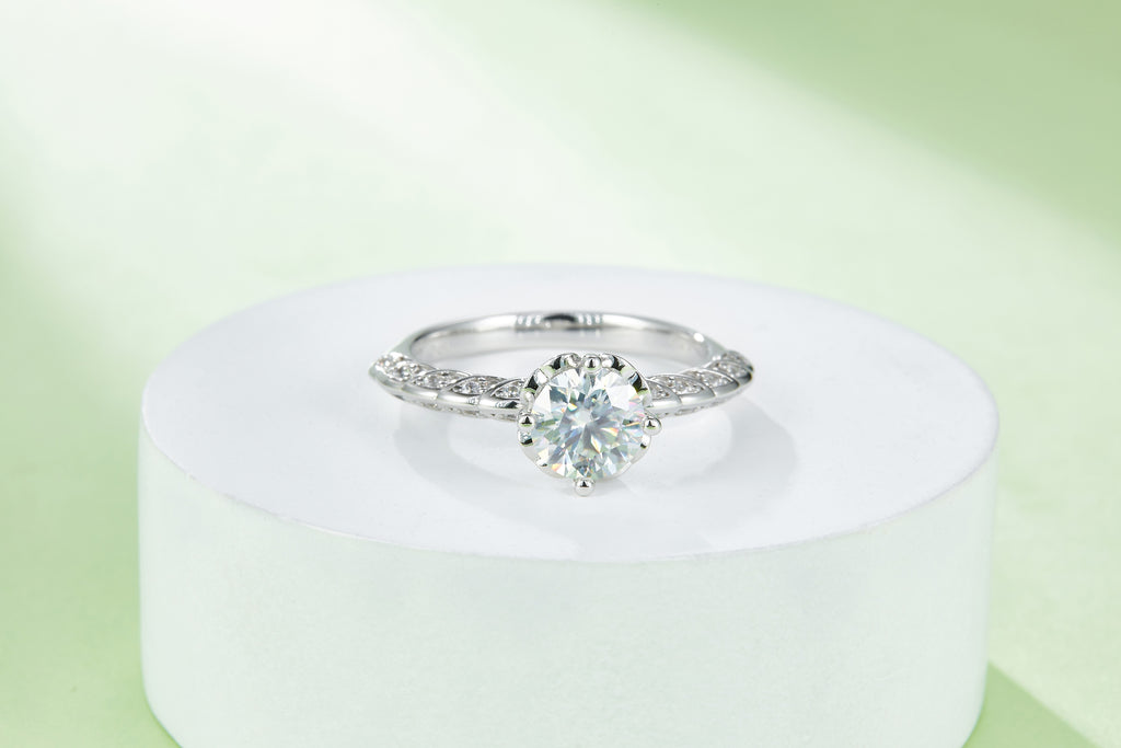 1-carat Luxury And Fashionable Light Luxury Jewelry Silver Ring Set With Top-quality Moissanite, S925 Silver Plated Platinum
