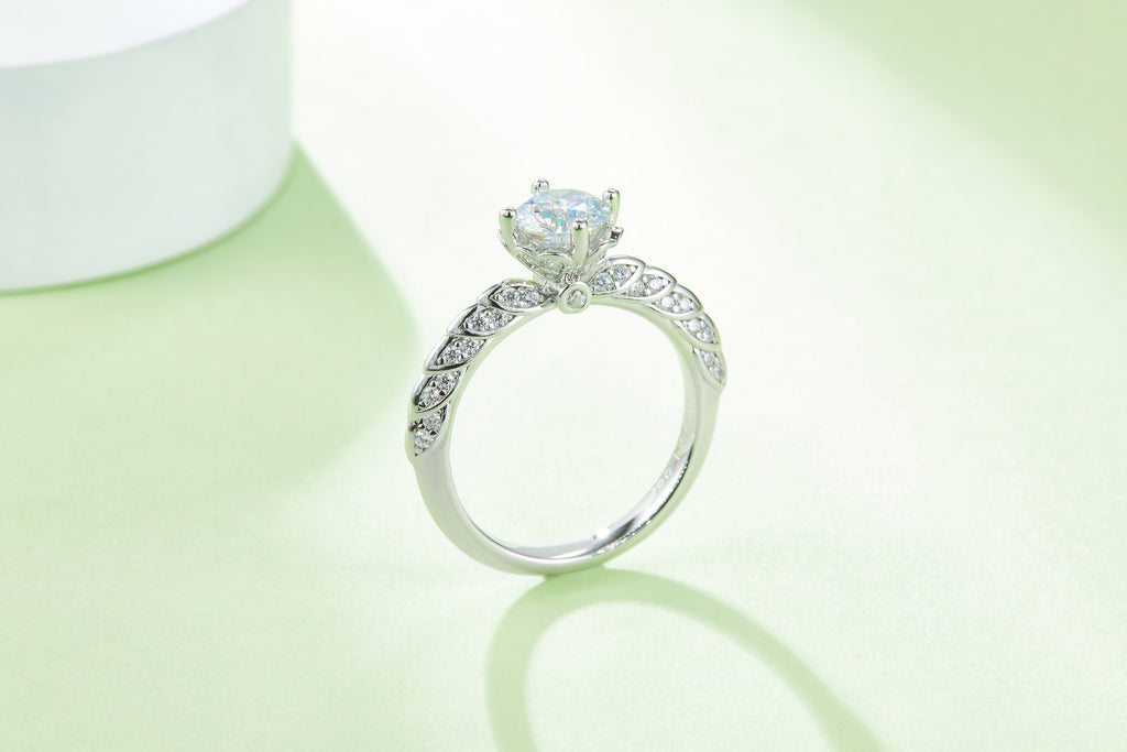 1-carat Luxury And Fashionable Light Luxury Jewelry Silver Ring Set With Top-quality Moissanite, S925 Silver Plated Platinum