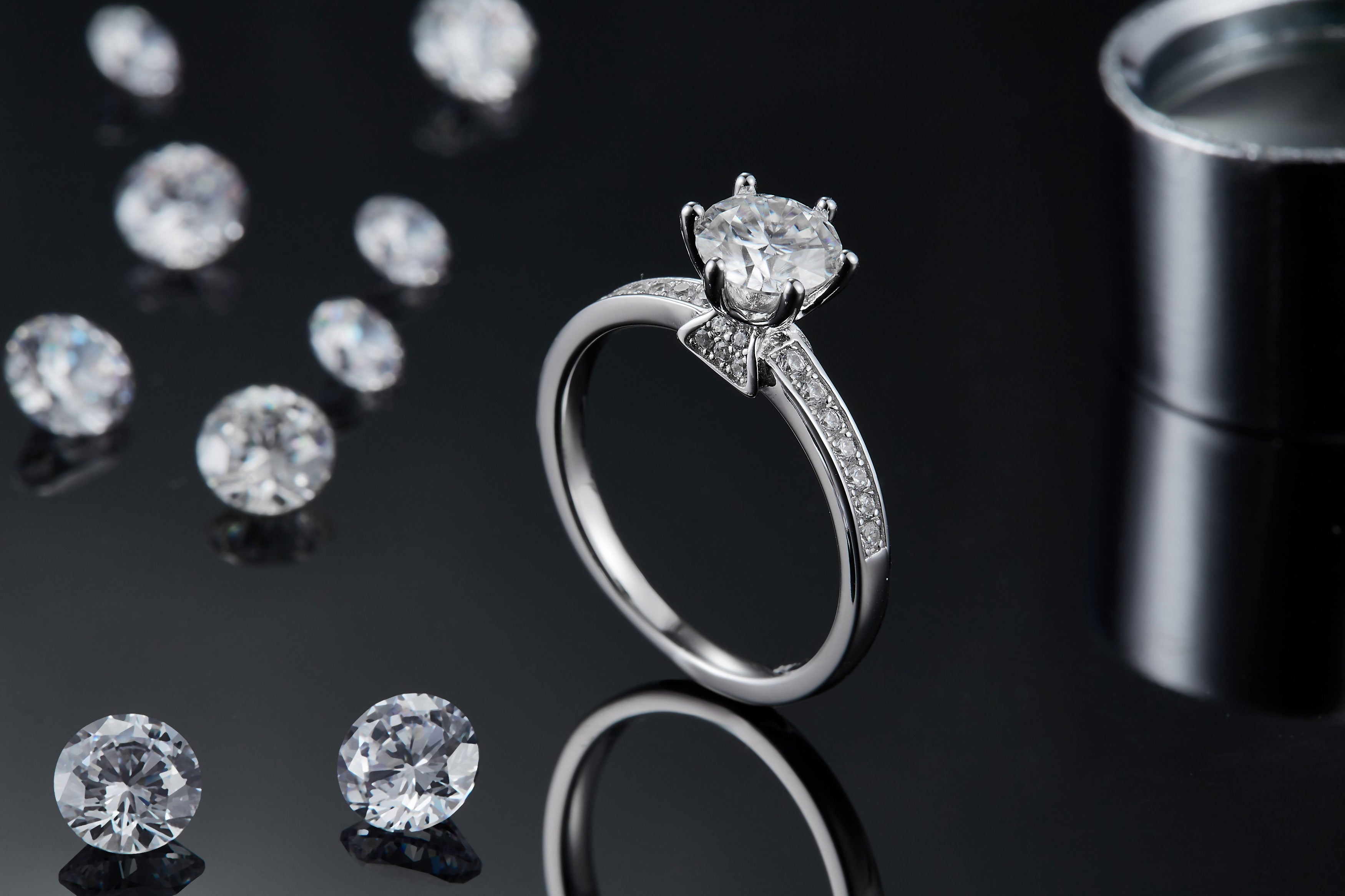 1-carat Luxury And Fashionable Light Luxury Jewelry Silver Ring Set With Top-quality Moissanite, S925 Silver Plated Platinum