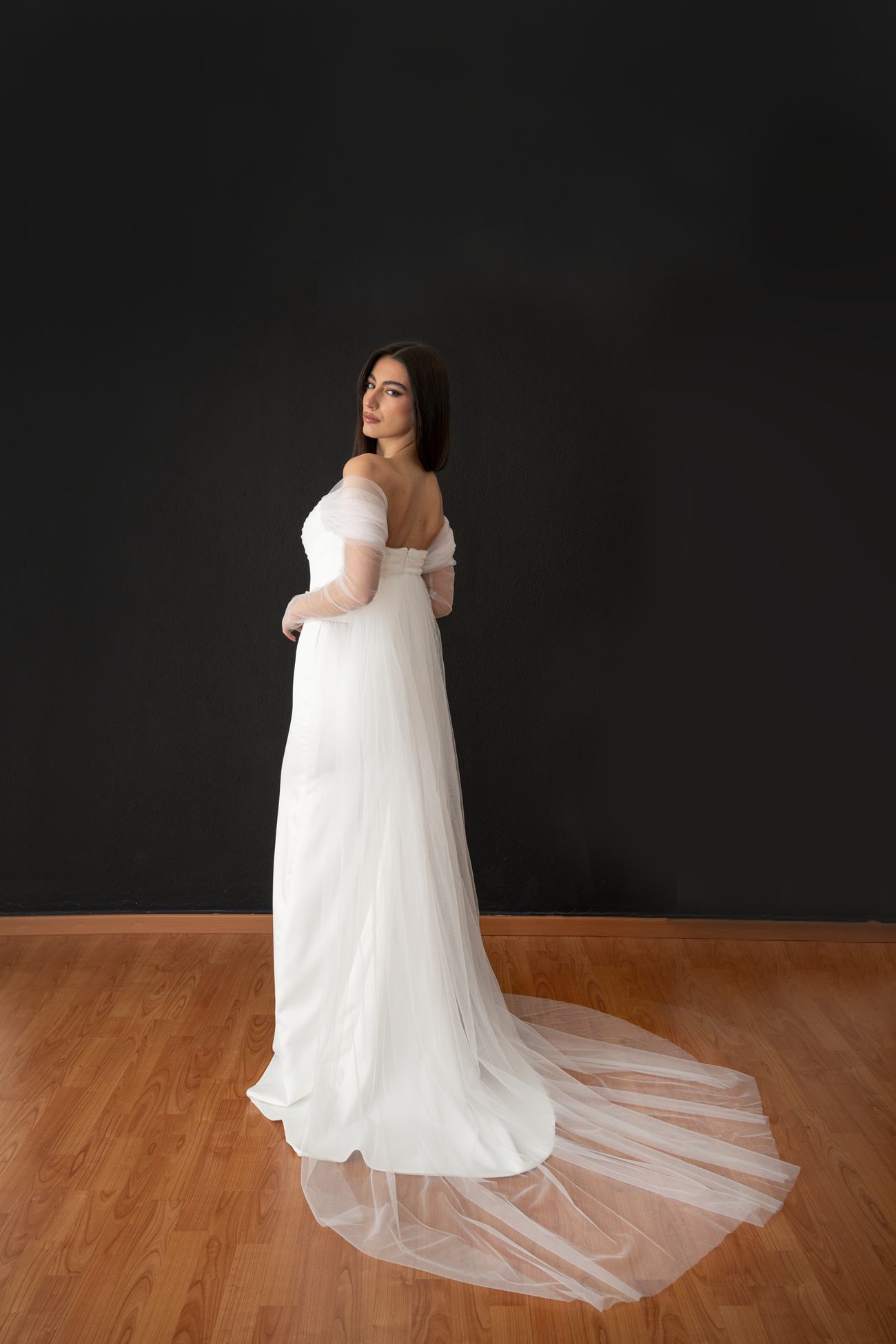 GALINI – Sheath Wedding Dress with Detachable Train | Stretch Satin