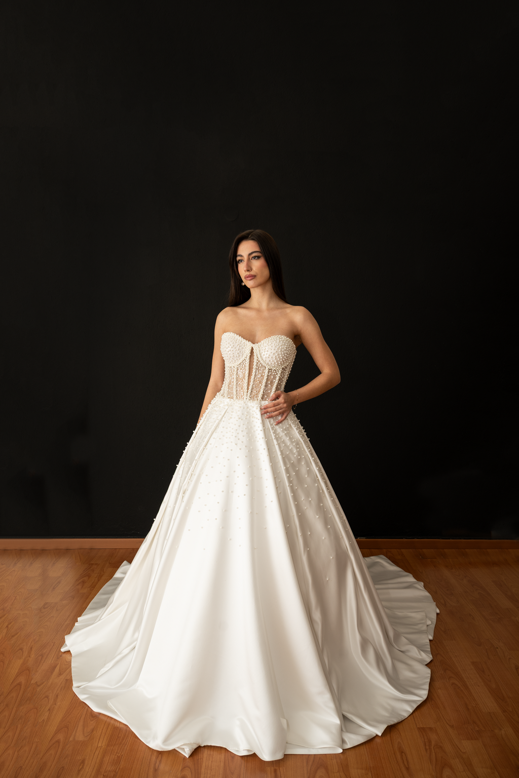 Afrodite – Hand-Embroidered Princess Ball Gown