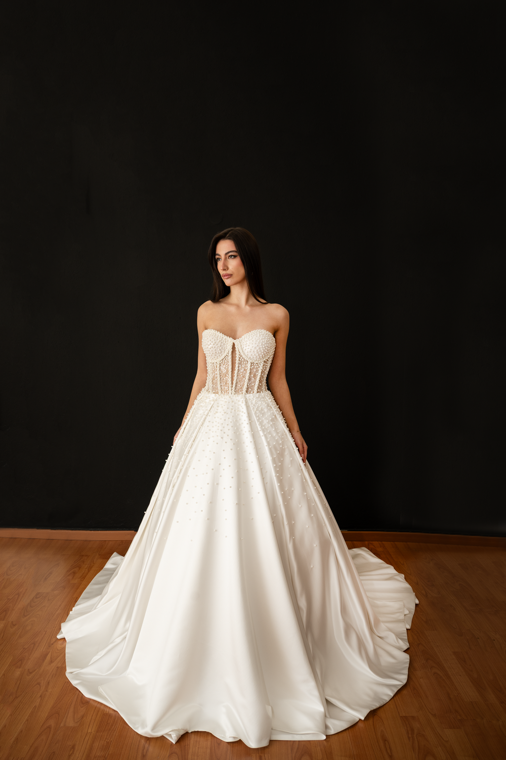 Afrodite – Hand-Embroidered Princess Ball Gown