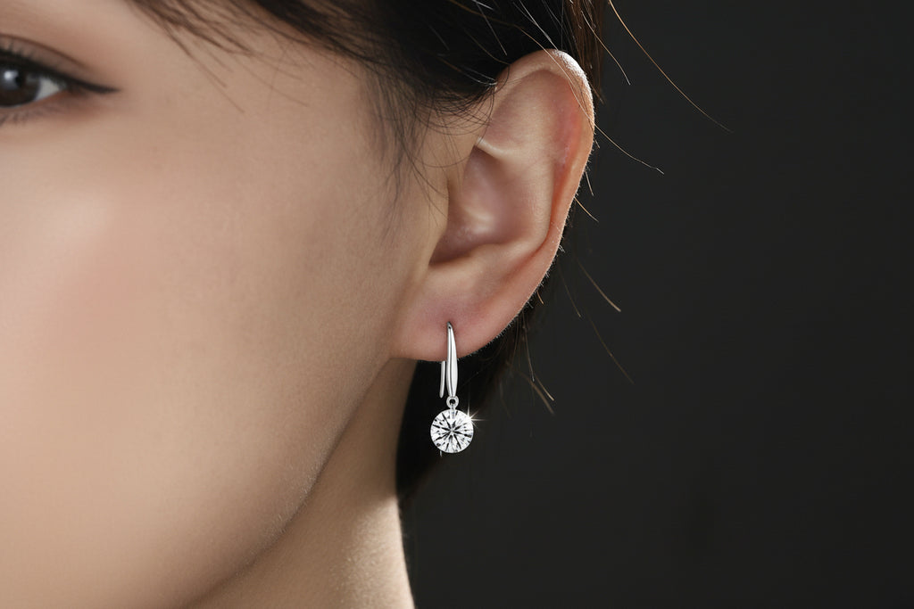 Top-quality Moissanite Luxury And Fashionable Light Luxury Jewelry Silver Stud Earrings S925 Silver Plated Platinum